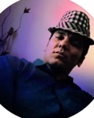 فرهاد مینا