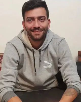 آرمان باقری