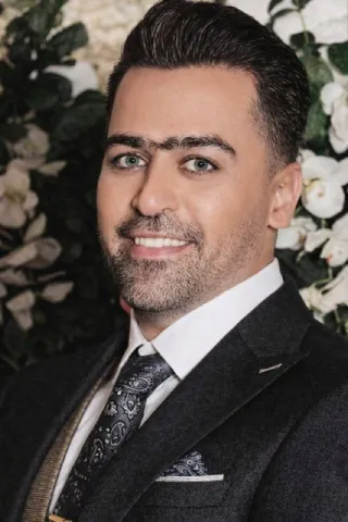 main portrait of V0EC2981