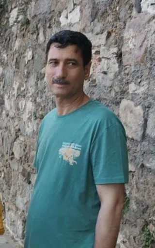 previous main portrait