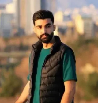 امیر فولادی