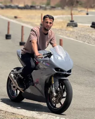 Erfan Kari
