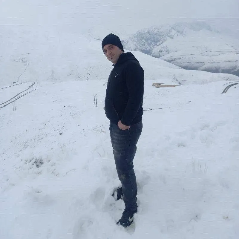 Nader Parvar